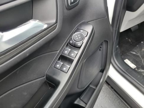 New 2025 Ford Escape SE w/ PHEV Premium Package image 19