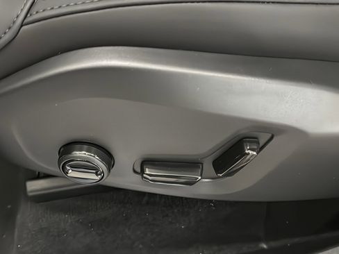 New 2026 Volvo XC90 B6 Plus w/ Protection Package Premier AWD/4WD image 24