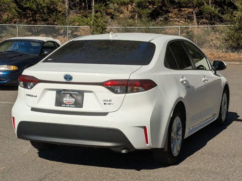 Used 2025 Toyota Corolla XLE image 5