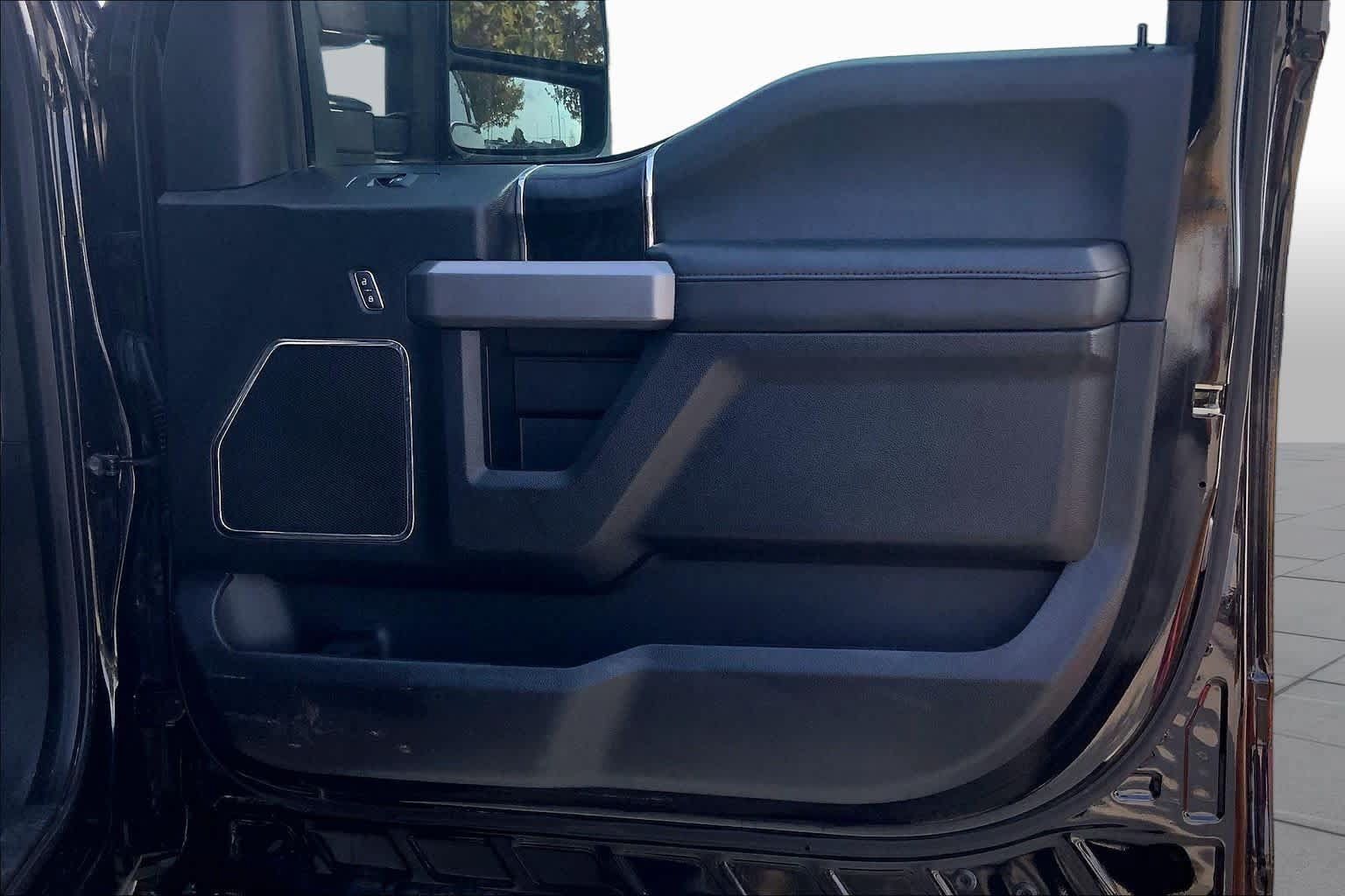 Used 2019 Ford F250 Platinum w/ Platinum Ultimate Package AWD/4WD image 23
