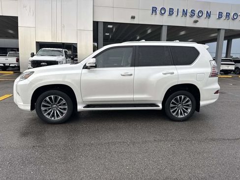 Used 2023 Lexus GX 460 Luxury w/ Accessory Package AWD/4WD image 8