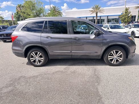 Used 2017 Honda Pilot EX image 7