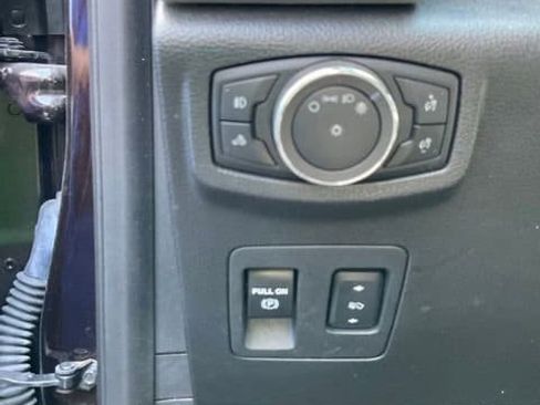 Used 2018 Ford F150 Lariat w/ Equipment Group 502A Luxury AWD/4WD image 35