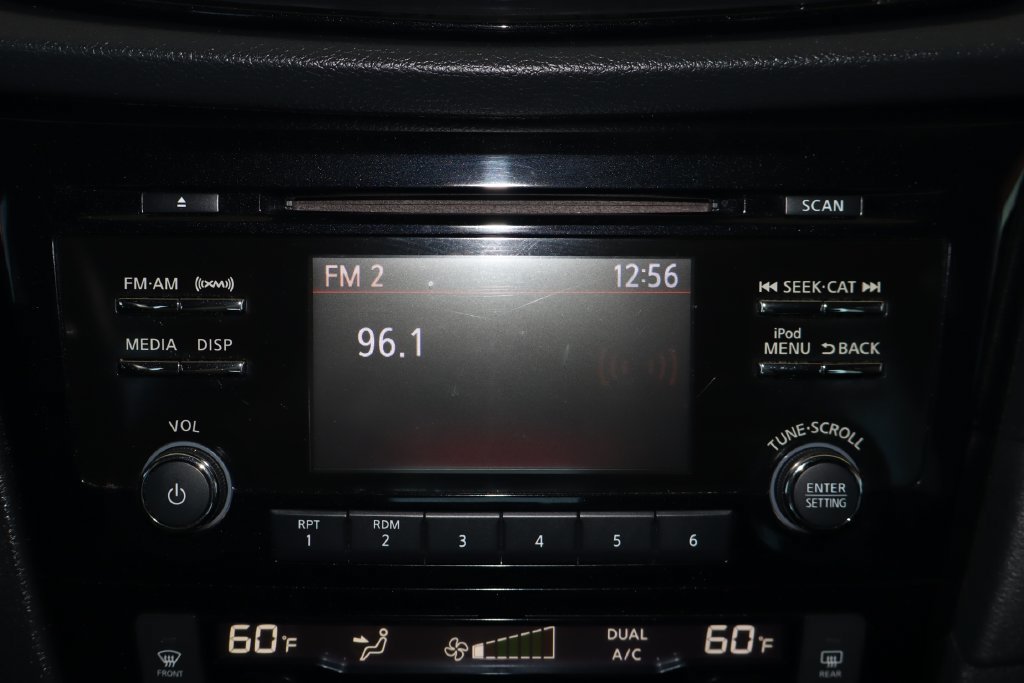 Used 2017 Nissan Rogue SV FWD image 24
