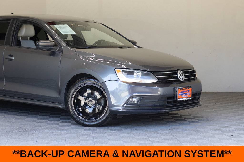 Used 2016 Volkswagen Jetta Sport FWD image 3