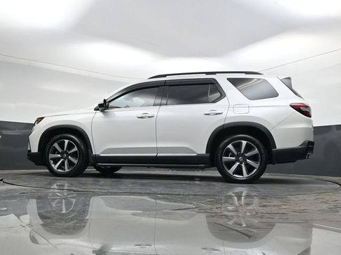 Used 2025 Honda Pilot Elite image 31