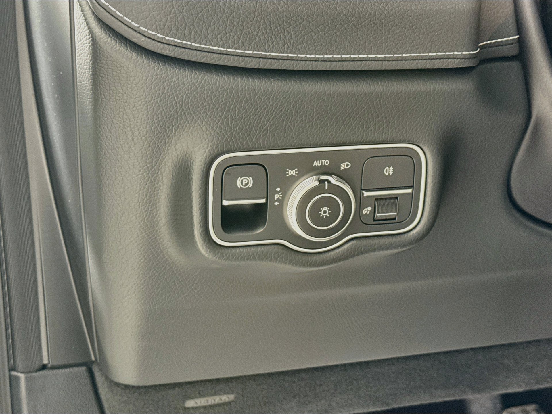New 2027 Mercedes-Benz G 580 e image 11