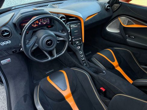 Used 2019 McLaren 720S RWD image 8
