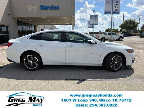 Used 2024 Chevrolet Malibu LT FWD image 2