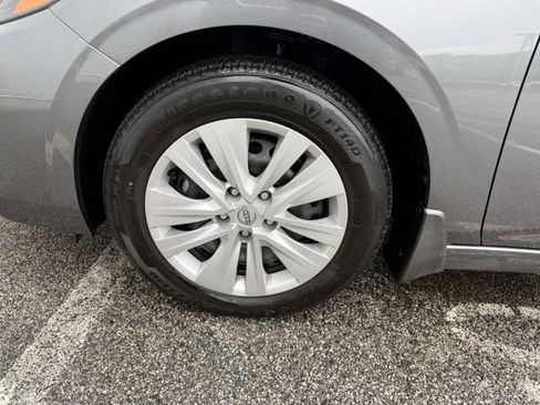 Certified 2025 Nissan Sentra S FWD image 11