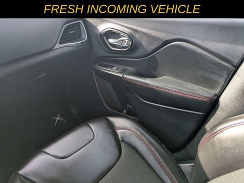Used 2022 Jeep Cherokee Trailhawk w/ Sound & Nav Group AWD/4WD image 15