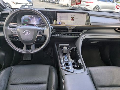 Used 2025 Toyota Crown Platinum image 16