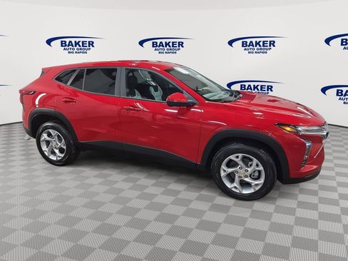 New 2026 Chevrolet Trax LS w/ LS Convenience Package FWD image 34