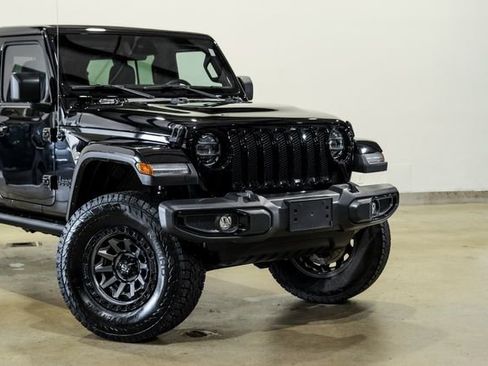 Used 2022 Jeep Wrangler Unlimited Sahara AWD/4WD image 24