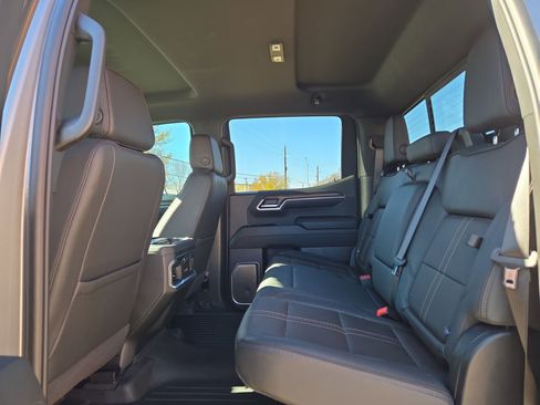 Used 2025 Chevrolet Silverado 1500 High Country w/ Technology Package image 13