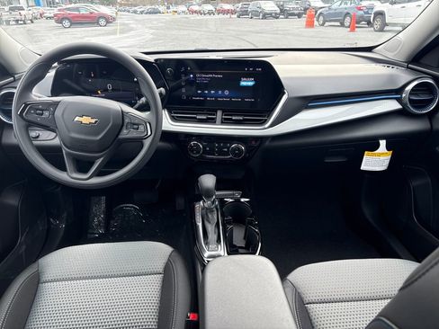 Certified 2026 Chevrolet Trax LT w/ Sunroof Package image 15