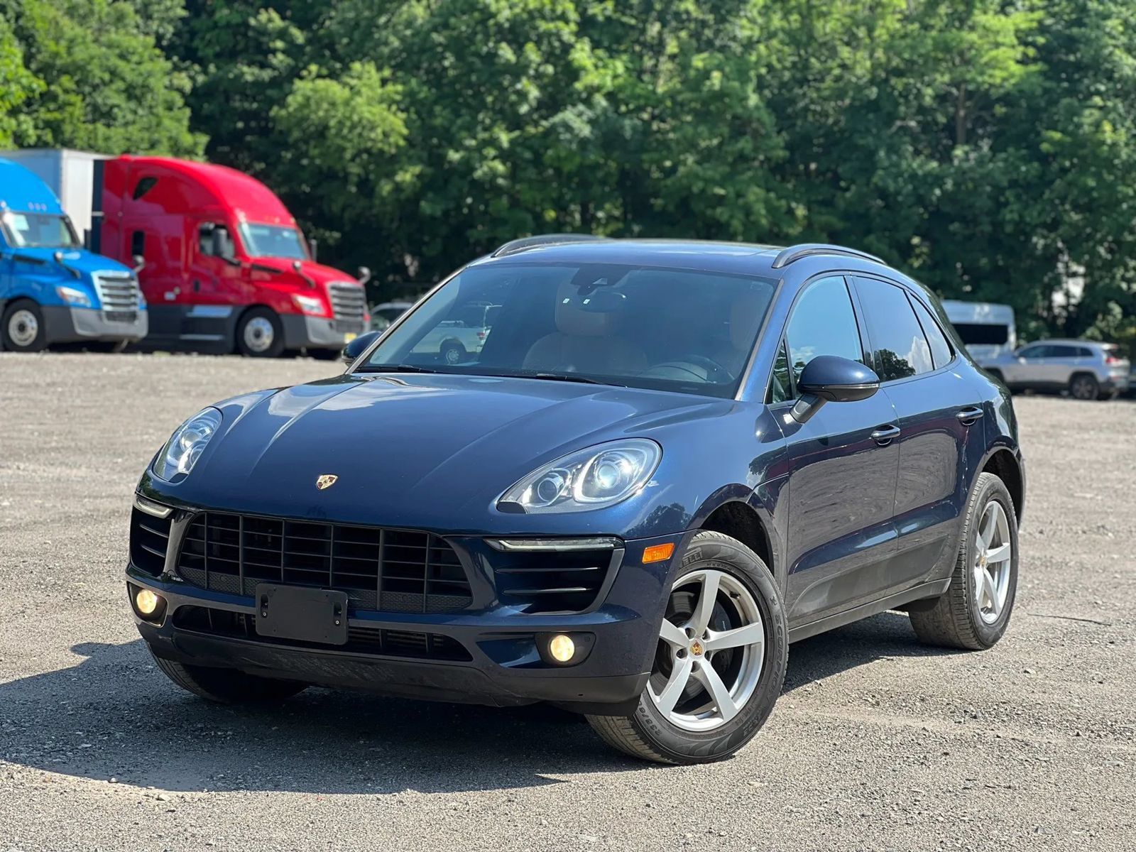 Used 2018 Porsche Macan Sport Edition AWD/4WD image 2