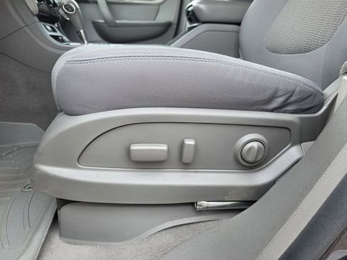Used 2013 Chevrolet Traverse LT image 14