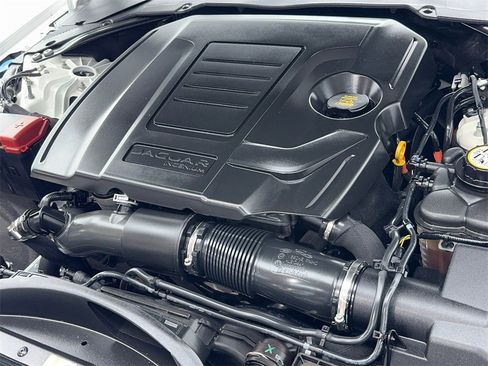 Used 2022 Jaguar XF R-Dynamic SE image 61