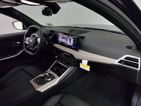 Used 2025 BMW 330i Sedan w/ Convenience Package image 28