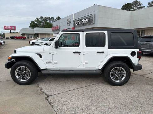 Used 2018 Jeep Wrangler Unlimited Sahara AWD/4WD image 1