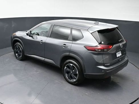 Used 2024 Nissan Rogue SV image 31
