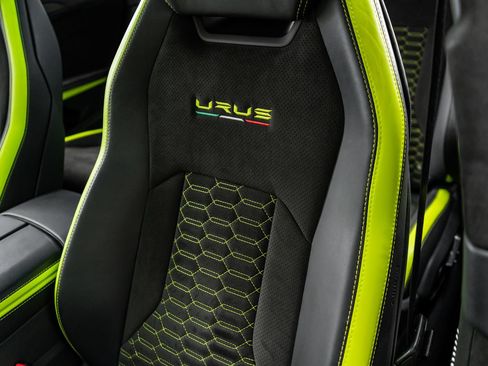 Used 2022 Lamborghini Urus AWD/4WD image 28