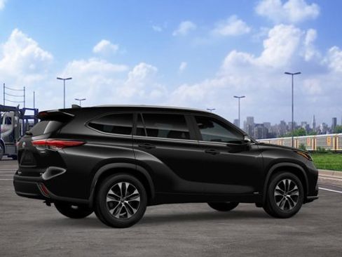 New 2026 Toyota Highlander XLE image 13