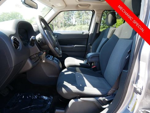 Used 2015 Jeep Patriot Latitude w/ Sun/Sound Group AWD/4WD image 14