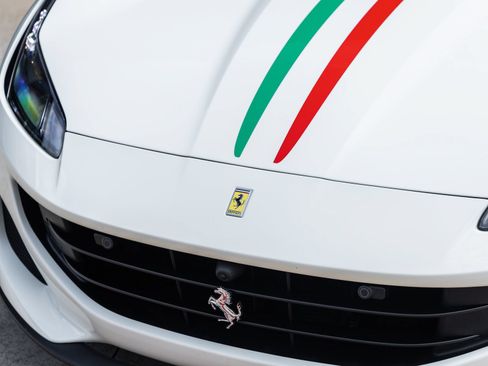 Used 2020 Ferrari Portofino RWD image 22