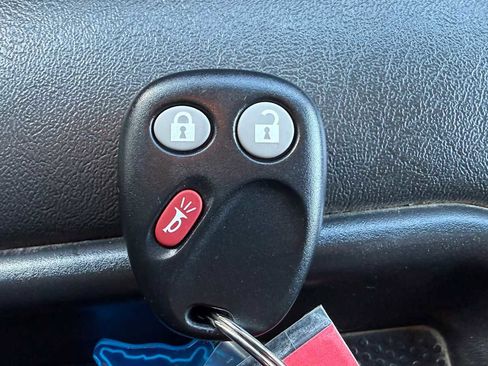 Used 2004 Chevrolet Silverado 2500 LS image 25