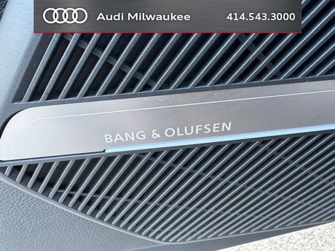 Used 2023 Audi Q5 2.0T Premium Plus w/ Premium Plus Package AWD/4WD image 9