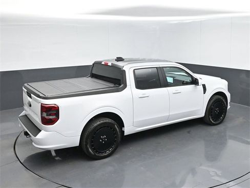 Used 2025 Ford Maverick Lobo image 46