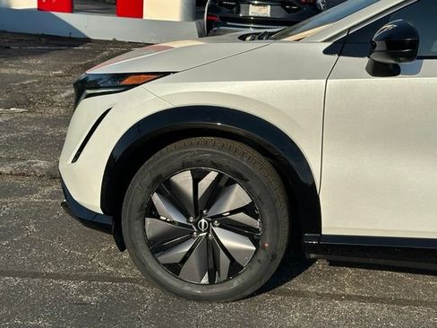 Used 2024 Nissan Ariya AWD image 7