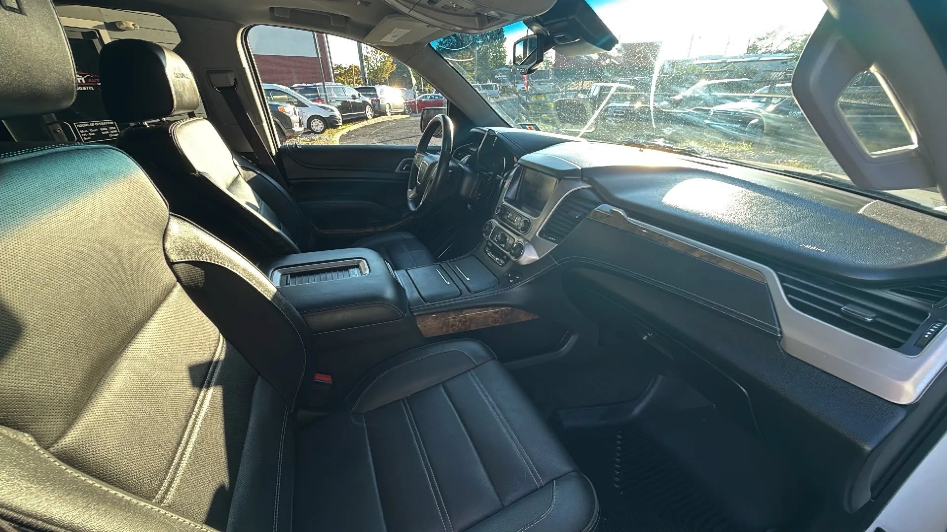 Used 2016 GMC Yukon Denali w/ Open Road Package AWD/4WD image 28