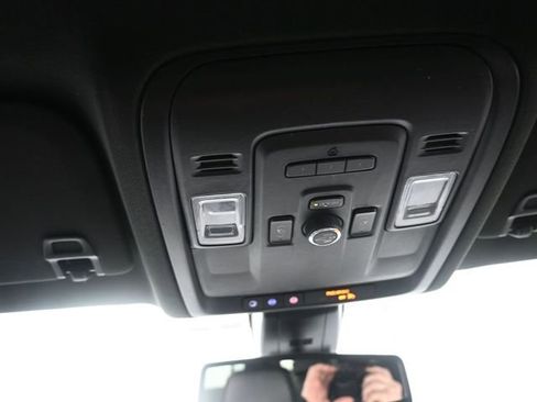 Used 2022 Chevrolet Tahoe LT w/ Luxury Package image 12