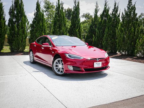 Used 2021 Tesla Model S Long Range Plus AWD/4WD image 2