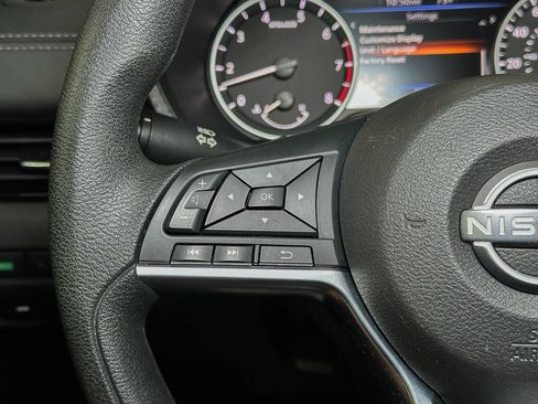 Used 2024 Nissan Sentra SV FWD image 29