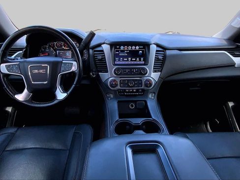 Used 2019 GMC Yukon XL SLT w/ Open Road Package AWD/4WD image 16