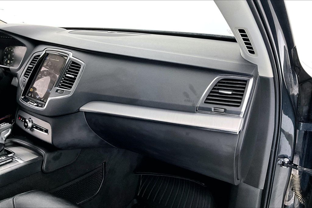 Used 2021 Volvo XC90 T5 Momentum w/ Climate Package FWD image 19