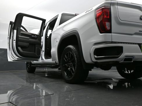 Used 2025 GMC Sierra 1500 Elevation w/ Preferred Package image 40