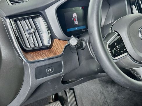 Used 2023 Volvo XC60 B5 Plus w/ Protection Package Premier FWD image 17