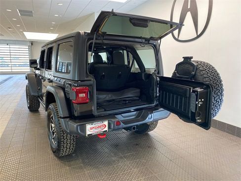 Used 2024 Jeep Wrangler Unlimited Rubicon image 25