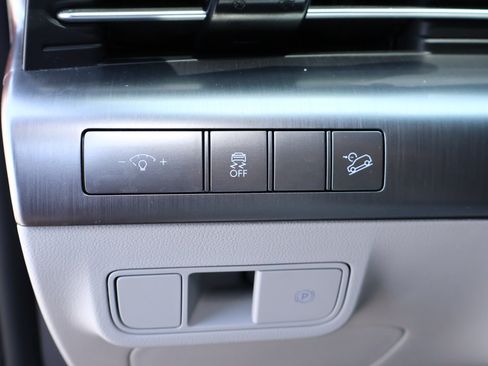 Used 2025 Hyundai Kona SEL AWD/4WD image 12