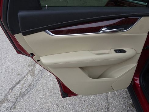 Used 2019 Cadillac XT5 Premium Luxury image 17