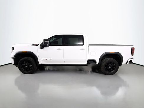 Used 2024 GMC Sierra 2500 AT4 w/ AT4 Premium Plus Package AWD/4WD image 4