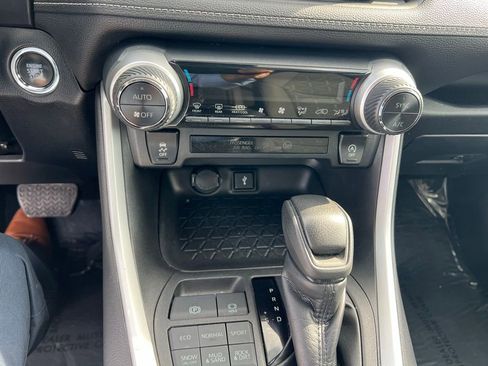 Used 2022 Toyota RAV4 XLE image 36