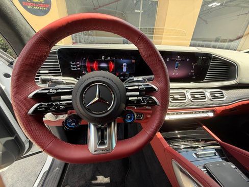 Used 2025 Mercedes-Benz GLS 63 AMG 4MATIC image 16