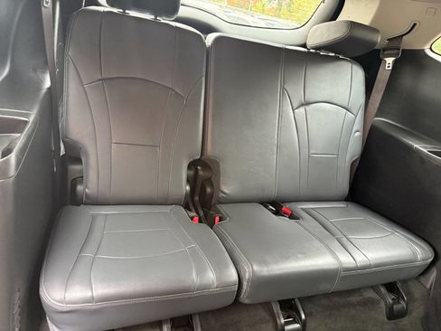 Used 2020 Buick Enclave Essence image 21