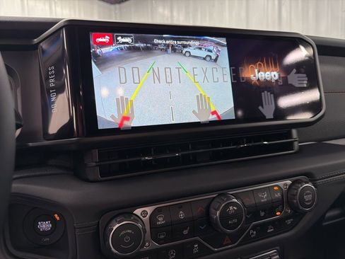 New 2025 Jeep Wrangler Unlimited Rubicon image 21